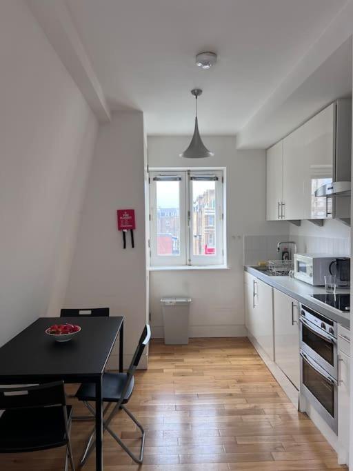 Central , Bright And Modern Flat Up To 4 People London Exterior foto